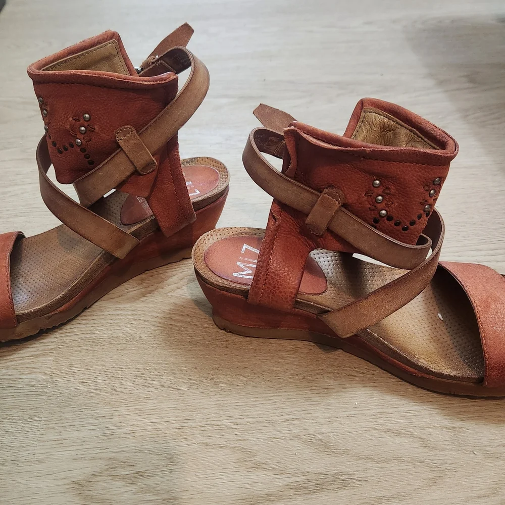 Bohemian Leather Sandals - Picture 4 of 7